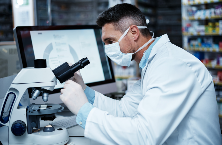 Desafíos Farmaceúticos ante la Pandemia y su aporte en la inoculación